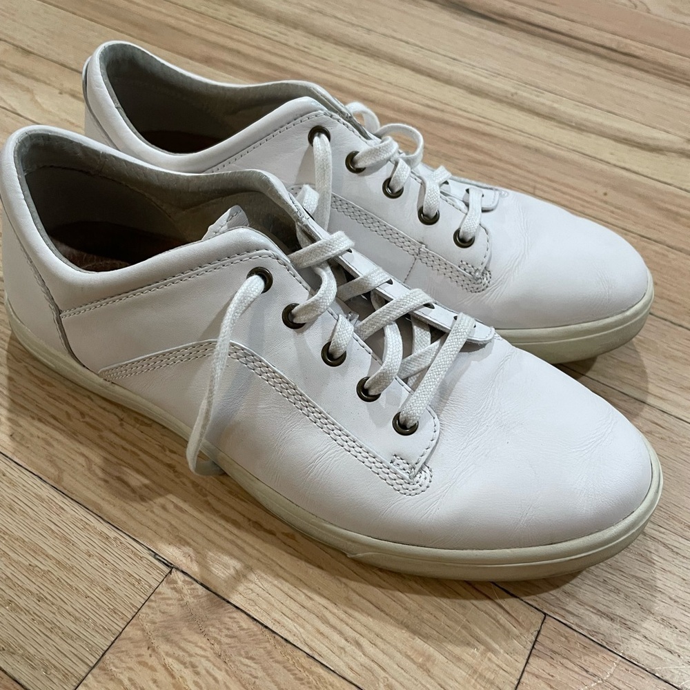 UGG White Canvas Sneakers Low-Top Minimalist Design